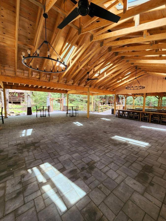 Magnolia Streamside Resort Canadensis Exterior photo