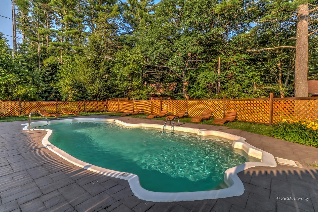 Magnolia Streamside Resort Canadensis Exterior photo