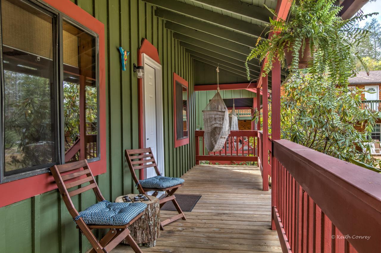 Magnolia Streamside Resort Canadensis Exterior photo