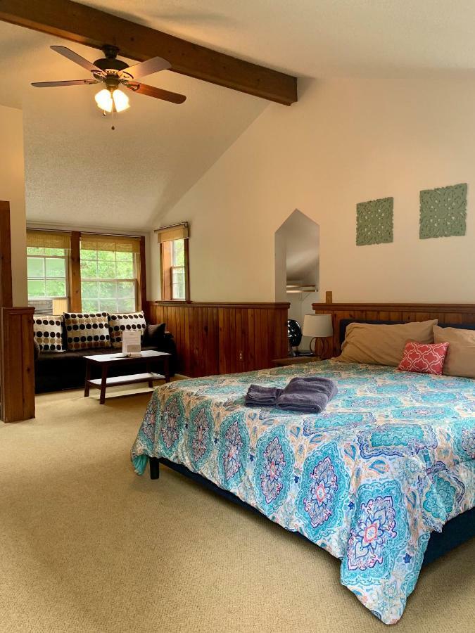Magnolia Streamside Resort Canadensis Exterior photo